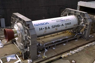 中国国内装药量最大固体火箭发动机试车成功