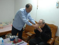 久病床前有孝婿（点赞中国）