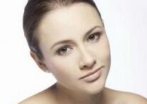 想要打造无痕大眼 要学会日常护理