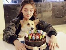 《美人鱼》林允陪妈视频 母女歪头嘟嘴神同步