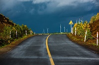 草原天路 政府咋赤膊上阵去收费