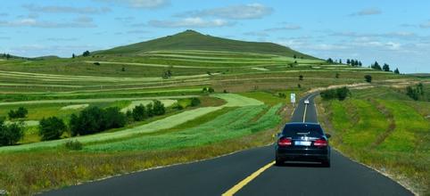 河北物价局称“草原天路”收费合规