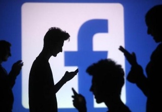 Facebook打脸 做新闻靠“人工插入报道”