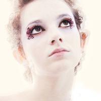 种植假睫毛眼睛发炎 出现寄生虫