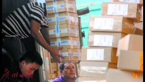 快递深喉揭秘：卖家厂家快递合体隐瞒发货源