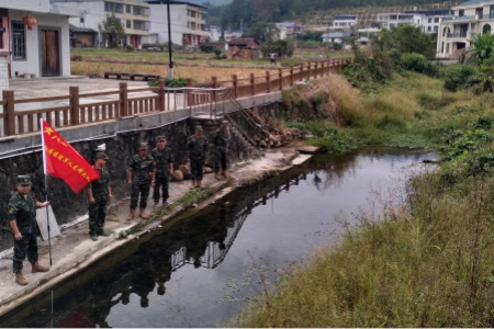 龙岩新桥镇“生态老兵”在行动 巡河护林续写军人担当