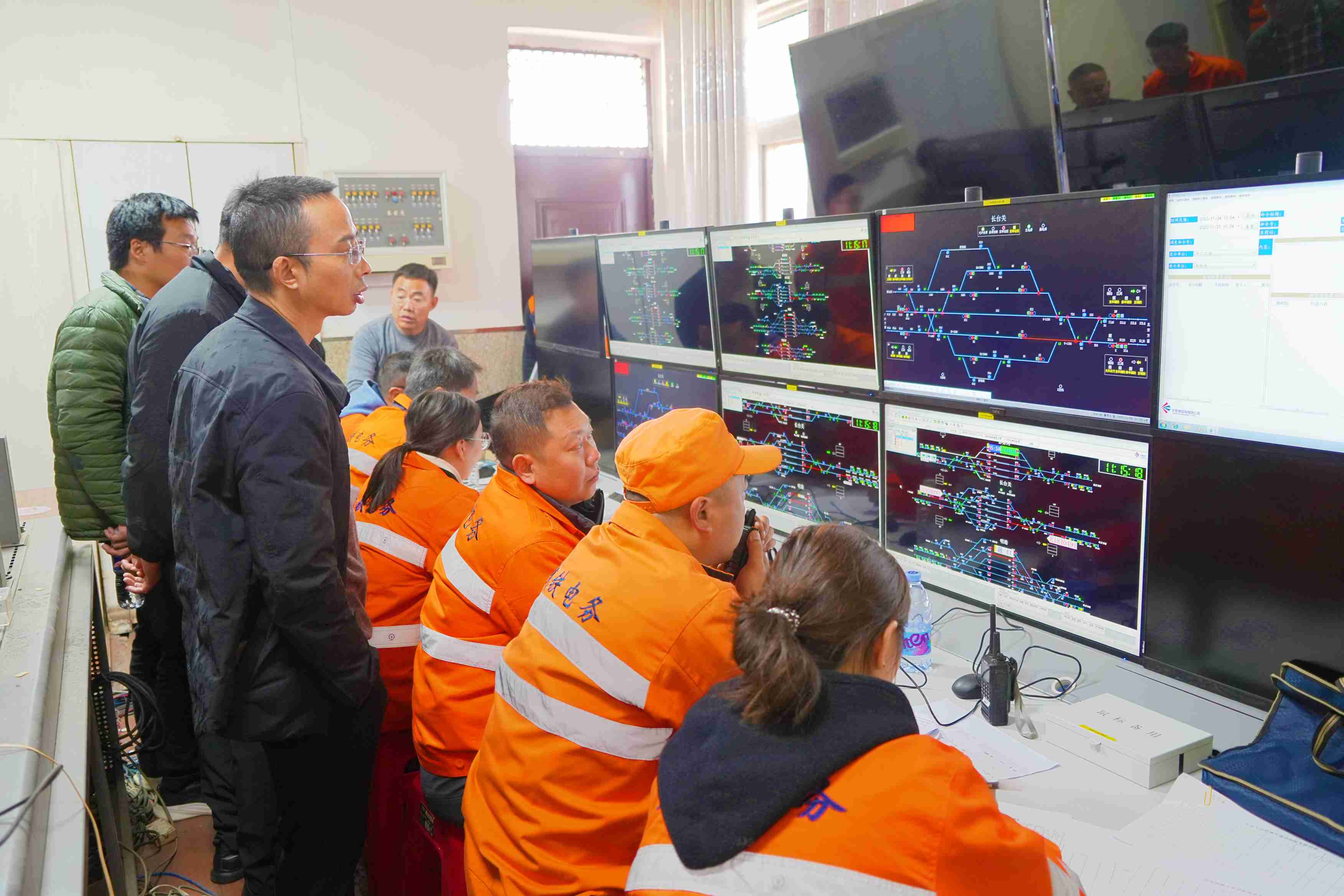 京广铁路长台关站完成信号系统升级 “智慧机房”助力路网安全提效