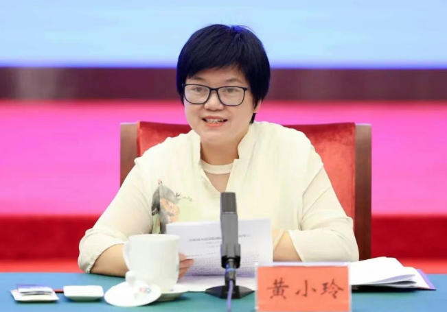 全国人大代表黄小玲：用心用情化解矛盾纠纷