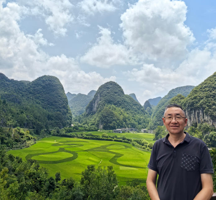 西楼明月照无眠