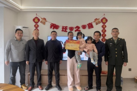 十二载军营逐光 一纸喜报传乡暖│长汀羊牯为“功勋班长”吴波送喜报