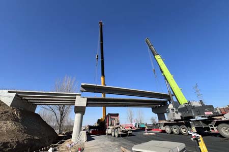 衡德高速改扩建又一创新应用实现关键节点突破  预制装配式桥钢混组合梁板安装完成