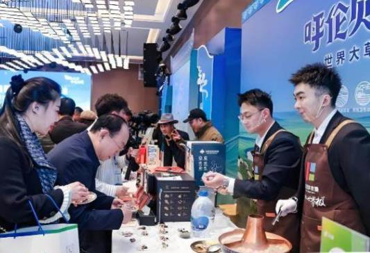 碳标签首次贴上草原牛羊肉，呼伦贝尔绿色优品进京赶年集