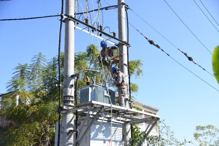 云霄供电：加快老旧设备更换作业 保障群众用好电
