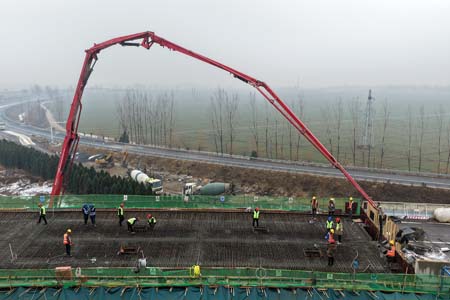 冬日&ldquo;筑脊&rdquo;！衡德高速改扩建工程关键桥跨现浇成型