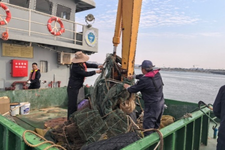 潮起鹭岛护沧溟 厦门海渔综合执法四大队&ldquo;三黑&rdquo;利剑出鞘斩顽疾