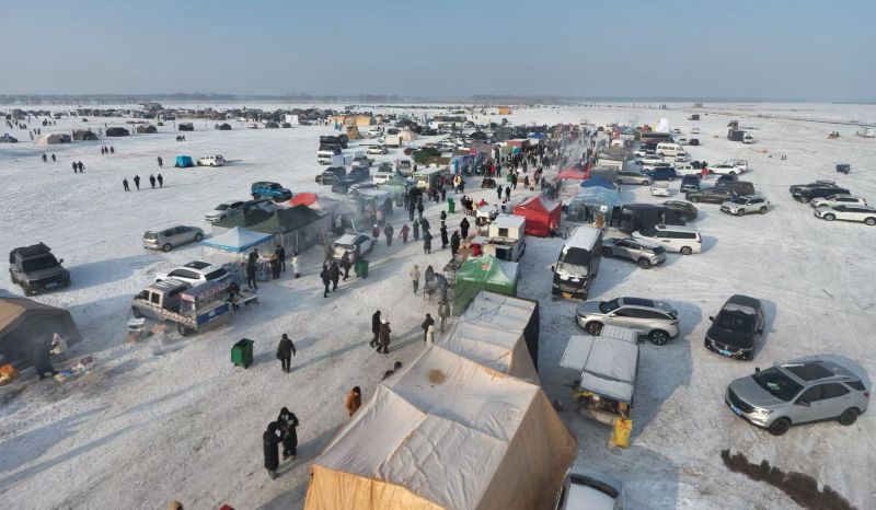 冰原千帐绽放民俗新潮相融 第四届东北露营大会在齐齐哈尔市梅里斯区哈拉新村启幕