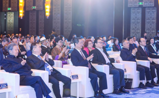 自贸港迎百年巴博盛会，华商论坛聚四海英才