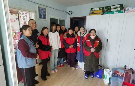 海外鞍山人加入郭明义爱心团队六年捐款10万余元