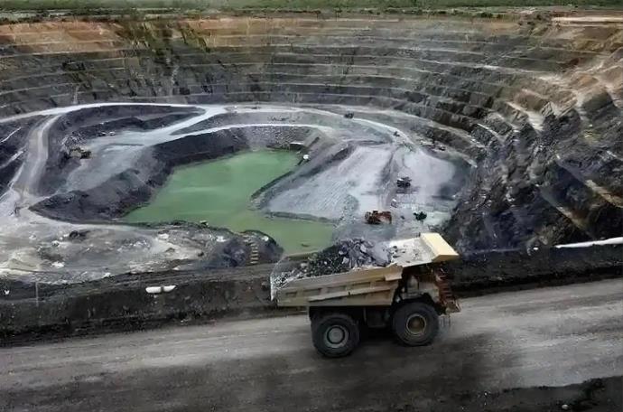 最高法发布矿产资源纠纷审理新规：保障矿业权人权益，明确公共利益项目压覆补偿责任