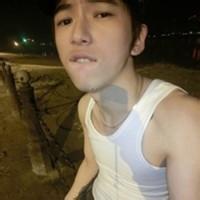 &ldquo;帮个小忙&rdquo; 小伙徒手从坠河车里救出5人