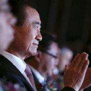 王健林过招迪士尼 舞狮PK米老鼠