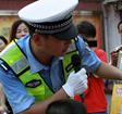 鄂城交警到幼儿园播撒交通安全的种子