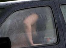 &ldquo;泉州车震门&rdquo;视频被疯传 警方：涉嫌违法