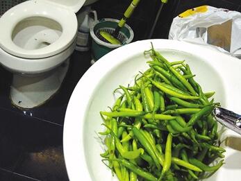 黑作坊办假证挤进百度美团外卖推荐