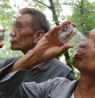 中国尿疗协会仍活跃 建群聚数千人聊喝尿