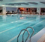 哈尔滨一游泳馆因水质问题 致200多名儿童染病