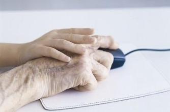 关注老年金融市场：需要的不只在柜台上放个老花镜