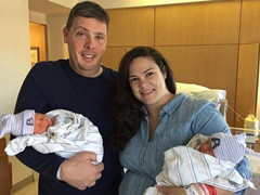 惊呆！双胞胎弟弟后出生 反而成&ldquo;哥哥&rdquo;(图)