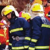 失败版盗墓笔记：三盗墓者遇塌方身亡