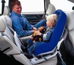 4岁男孩常在安全座椅上低头睡觉 致颈椎关节错位