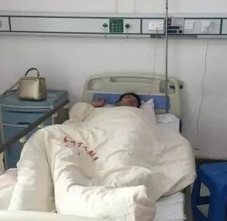 越南被打中国游客：宁可不去越南 也不在护照夹钱