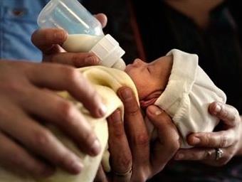 全国首例代孕案写进最高法报告:婆媳争夺监护权