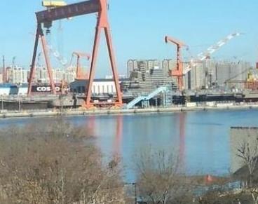 中国首艘国产航母或海军节下水 港媒猜测10个关键问题