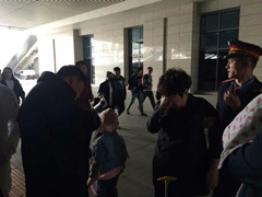 哈尔滨客运段践行爱心志愿服务理念