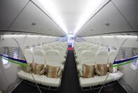 国产大飞机C919机舱内部照片公布