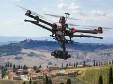 多地机场航班起降遭无人机干扰 有人质疑处罚力度小