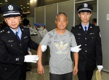 &ldquo;百名红通&rdquo;赵汝恒：外逃前意气风发 归来满头华发