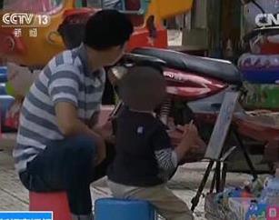 一次&ldquo;拐走&rdquo;测试：50名儿童42人跟着玩具零食走了