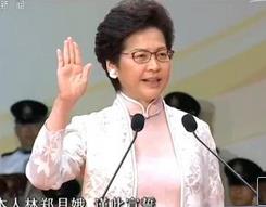 林郑月娥上任后第二日到访香港各区与市民交流