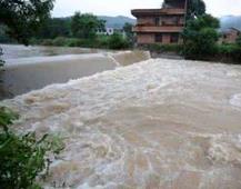 南方强降雨致八省份近千万人受灾 防总要求24小时巡查