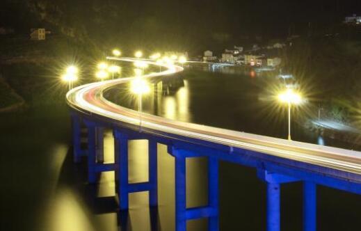 湖北兴山三峡水上公路景色迷人