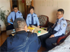 哈尔滨市道外公安分局禁毒大队对部分社区康复人员上门服务开展宣传教育