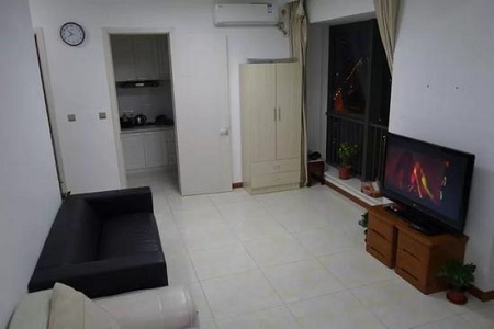 男子将新房租漂亮女生 一年后打开房门惊呆了