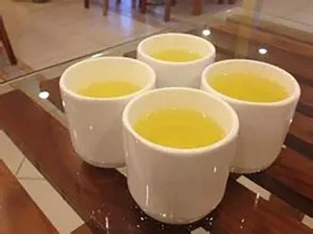 餐厅误将燃料当茶倒给客人 医生：70毫升可致命