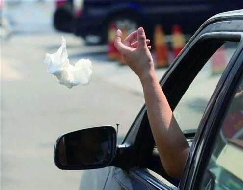 点赞：垃圾分类家园美 曝光：交通陋习藏隐患