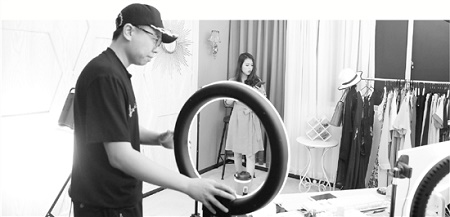 网络直播快速发展带热了背后的这些新兴行业